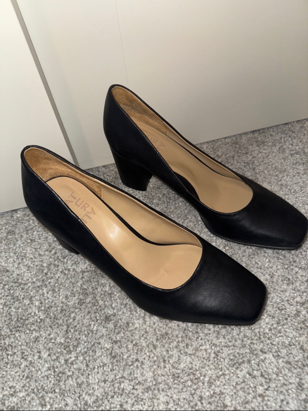 Naturalizer black square toe pump